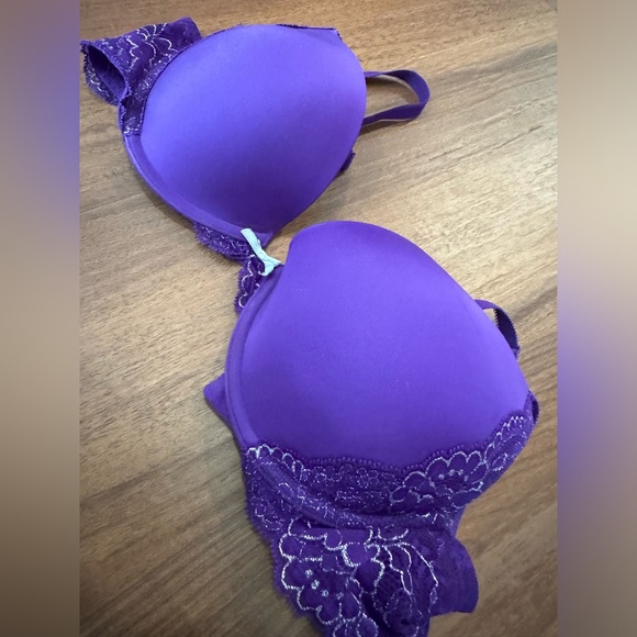 Victorias Secret purple bra with matching thong - Picture 2 of 9